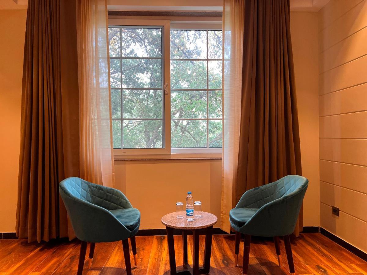 Hotel La Eden Масурі Екстер'єр фото