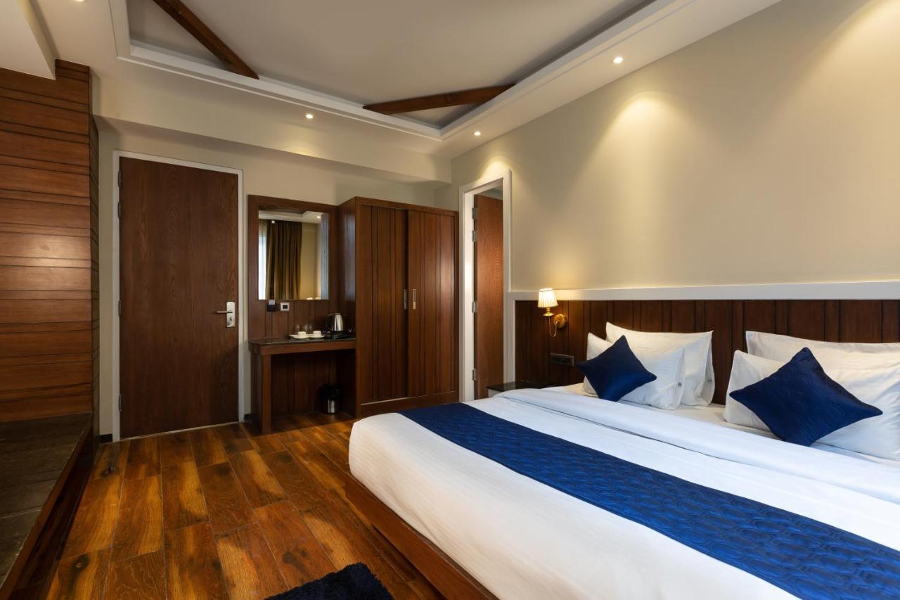 Hotel La Eden Масурі Екстер'єр фото