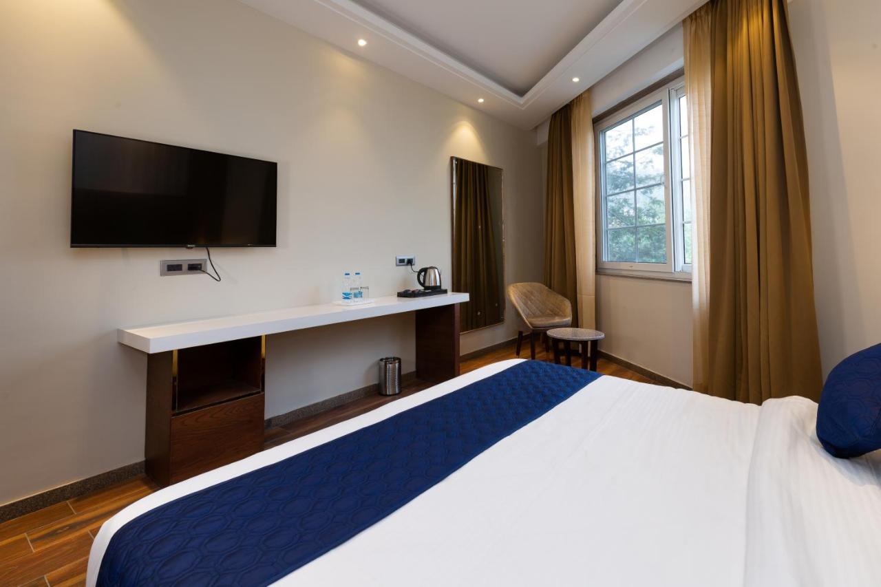 Hotel La Eden Масурі Екстер'єр фото