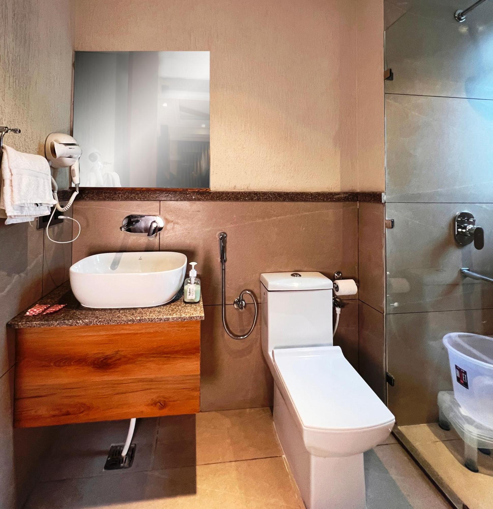 Hotel La Eden Масурі Екстер'єр фото